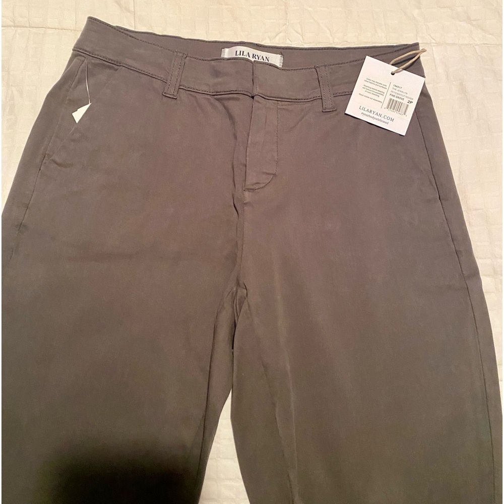 NWT Jenalyn petite bootcut trouser size 2P. Color is pine grove.